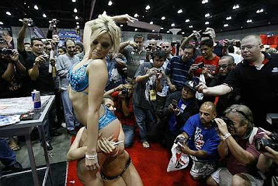 erotica expo los angeles Moms who eat cum